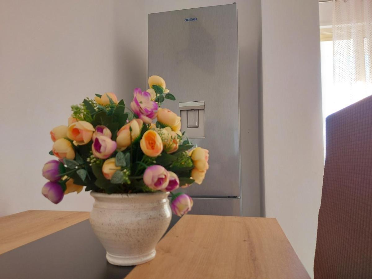 דורס Bral Apartment 7 - Two-Bedroom With Seaview מראה חיצוני תמונה
