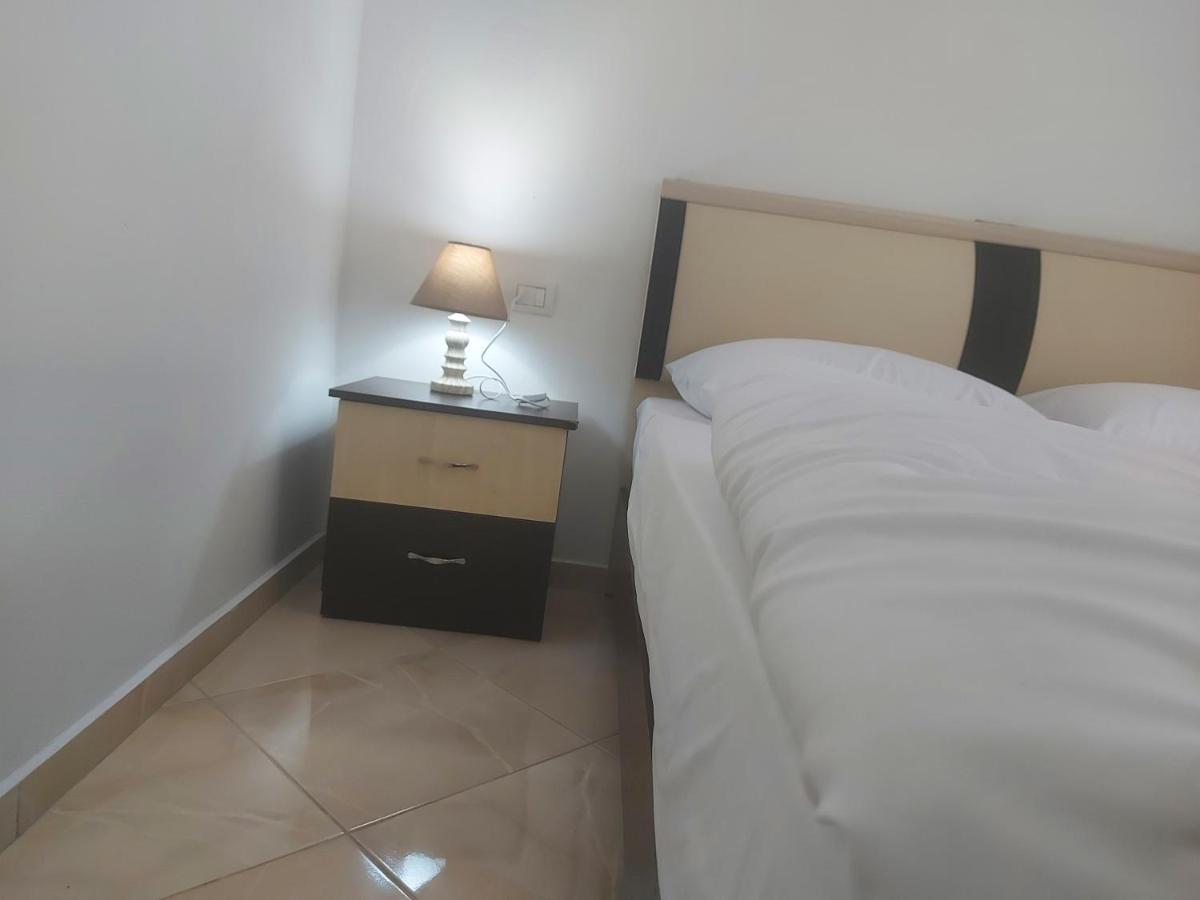 דורס Bral Apartment 7 - Two-Bedroom With Seaview מראה חיצוני תמונה